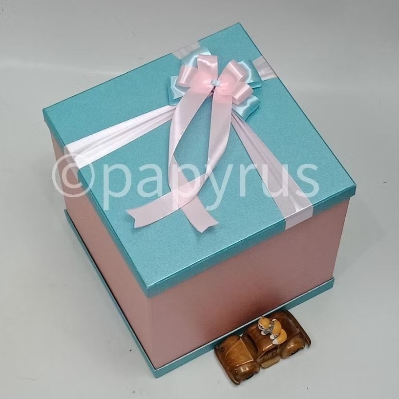 

PAPYRUS Sandwich 30x30 Tinggi 30cm Kotak Kado Gift Box Hardbox Hampers V3