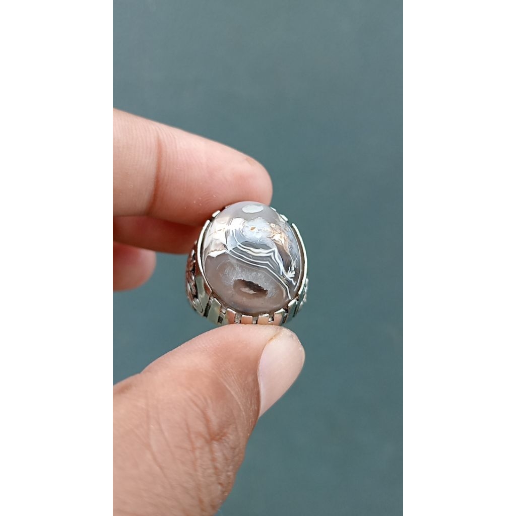 AKIK  KARANG NUNGGAL MOTIP UNIK ANTIK