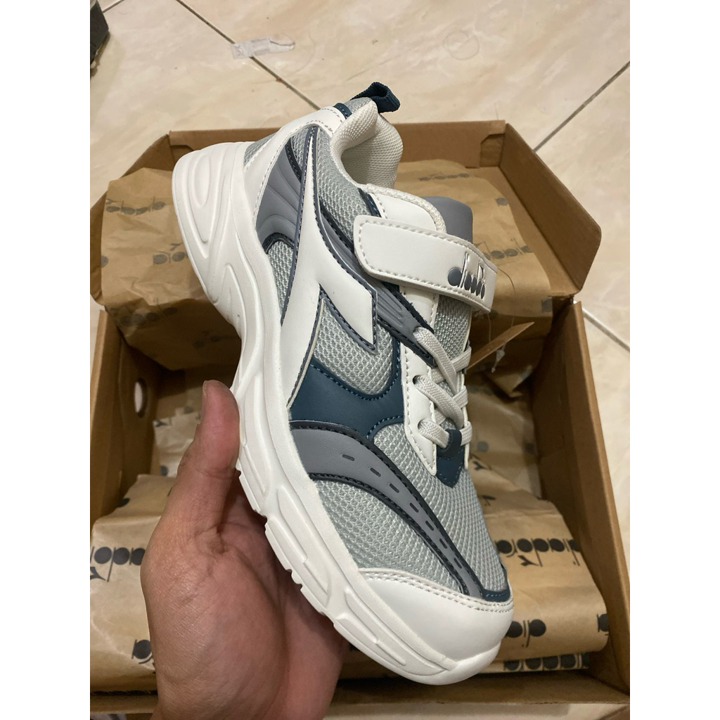 Diadora Nata Jr size 35