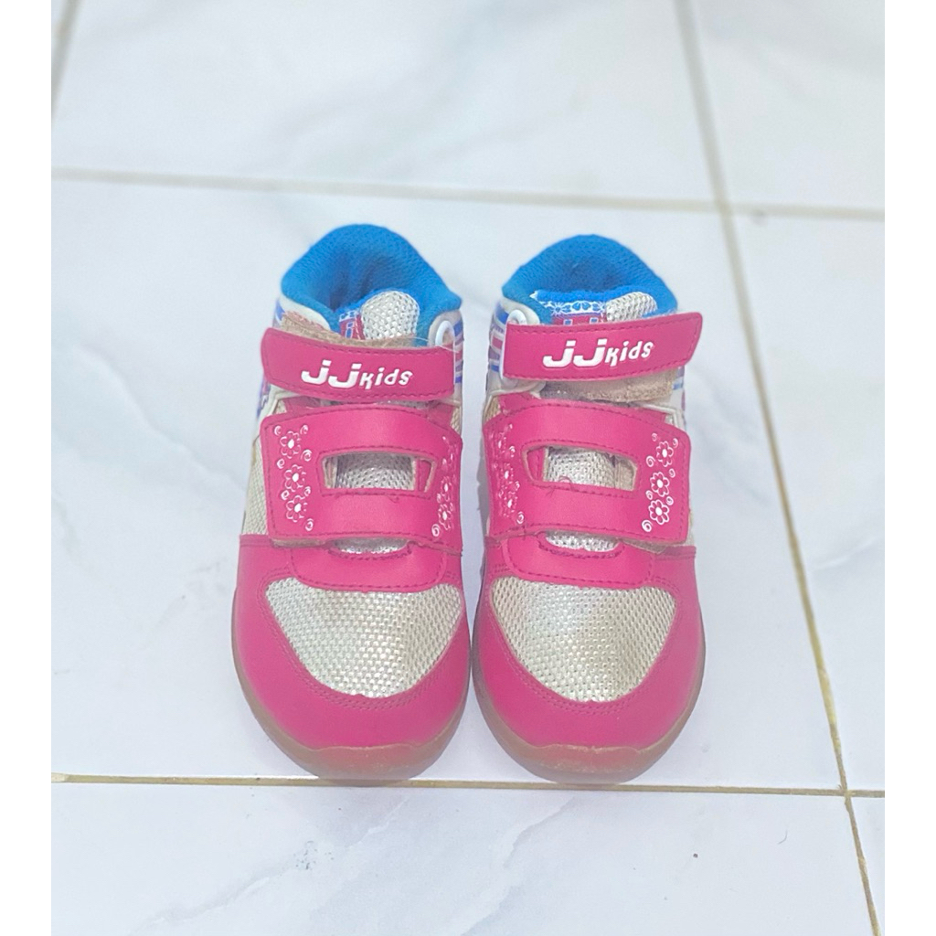 Preloved sepatu anak JJ kids size 27