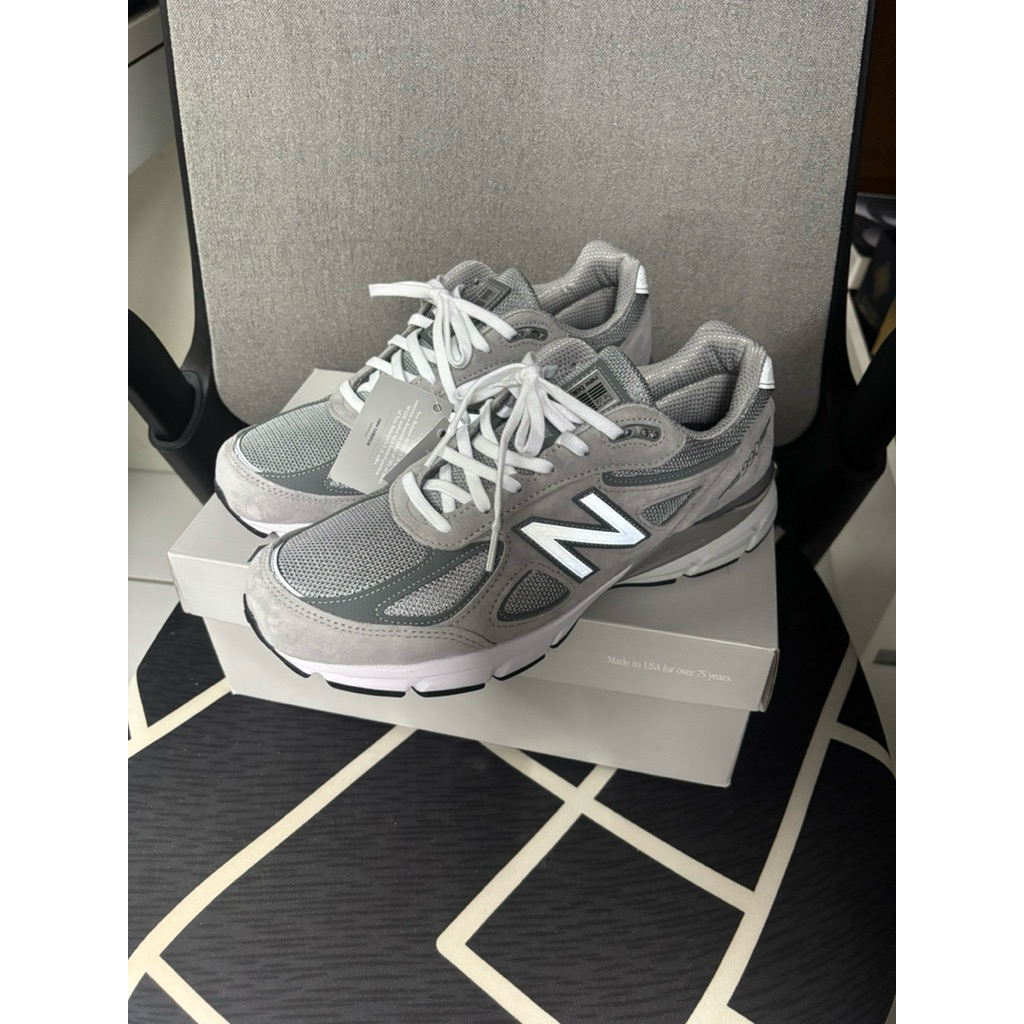 New Balance NB 990v4 Grey Size US 9 / 42.5