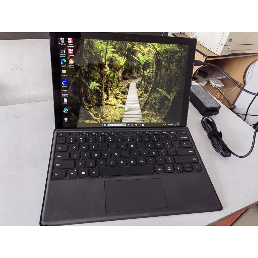 Surface Pro 7+ Gen 11 i5-1135G7 with Touchscreen