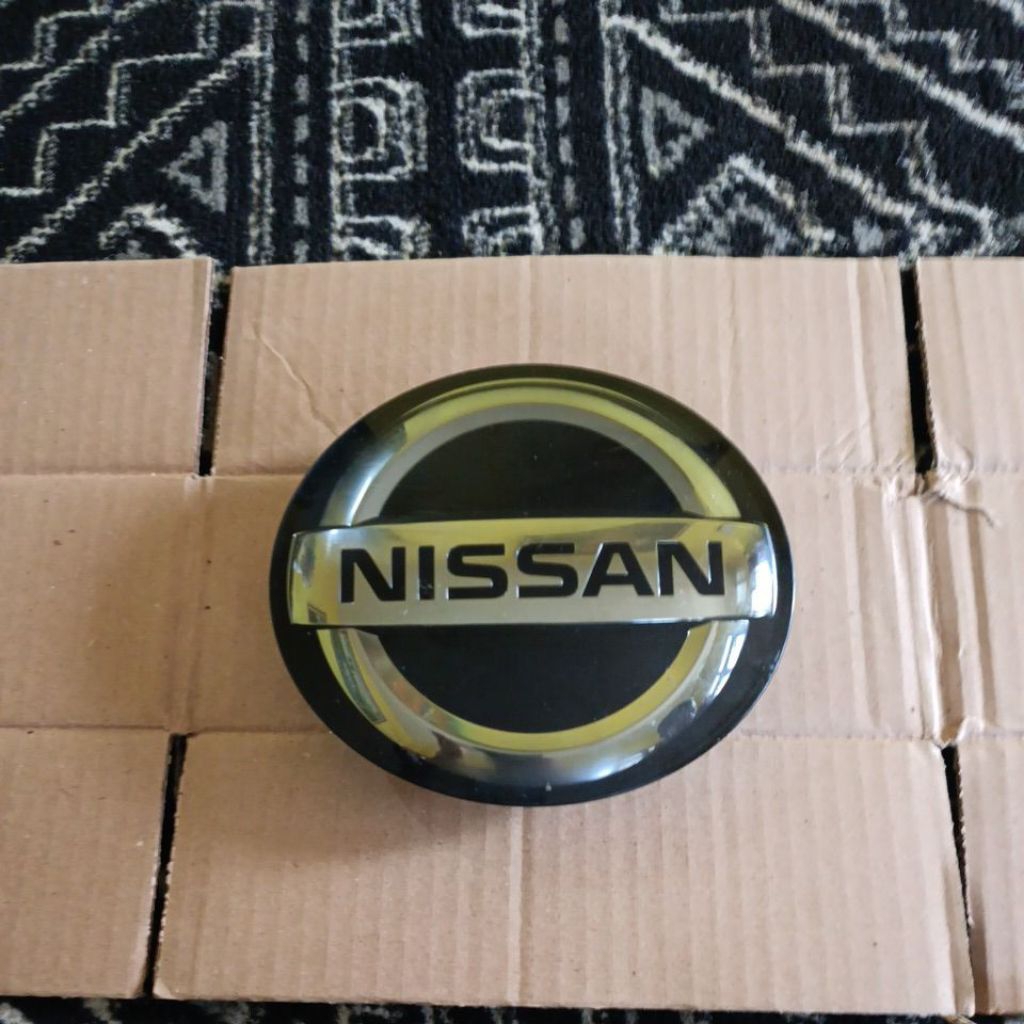 emblem nissan
