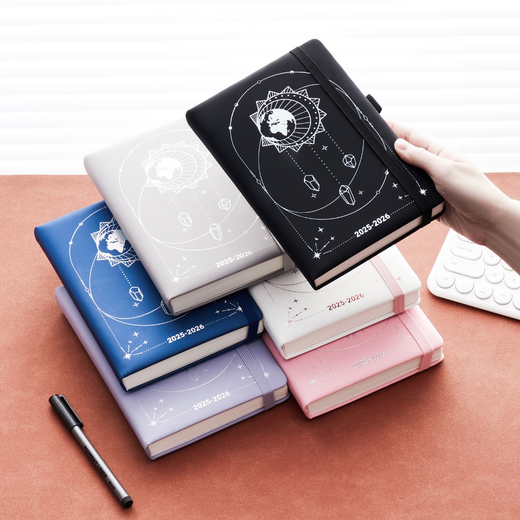 

[Whispers] [DOTDING] Buku Agenda A5 Bulanan Mingguan Juli 25 - Juni 26 Jurnal Kulit PU Keras Cover