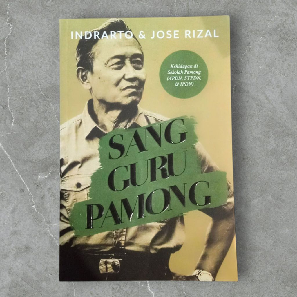 (ORIGINAL) BUKU NOVEL BIOGRAFI / SANG GURU
