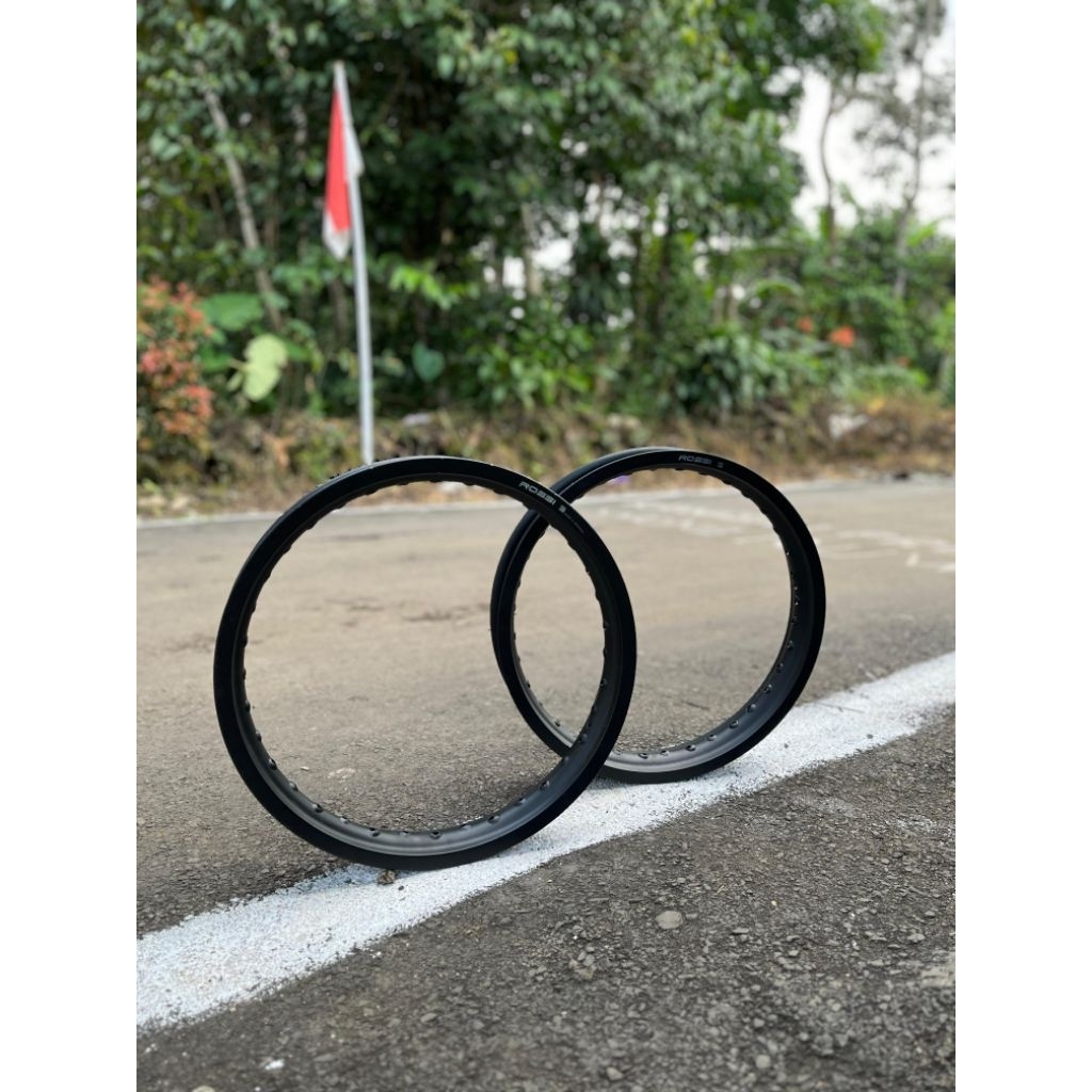 Lingkaran Rossi hitam doff uk 185/215 R17
