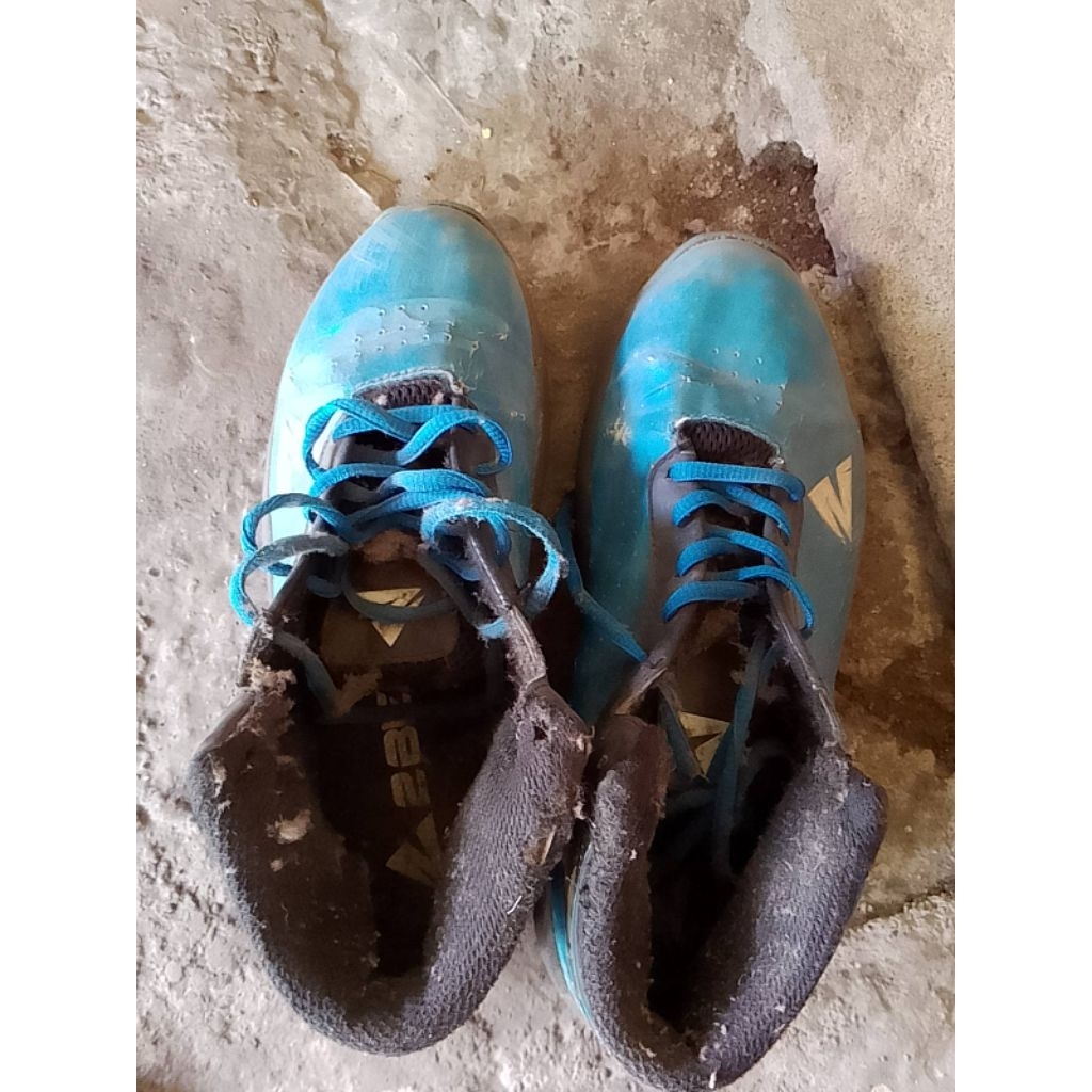 [PRELOVED] sepatu sekolah pria/sepatu olahraga/sepatu basket/sepatu sport