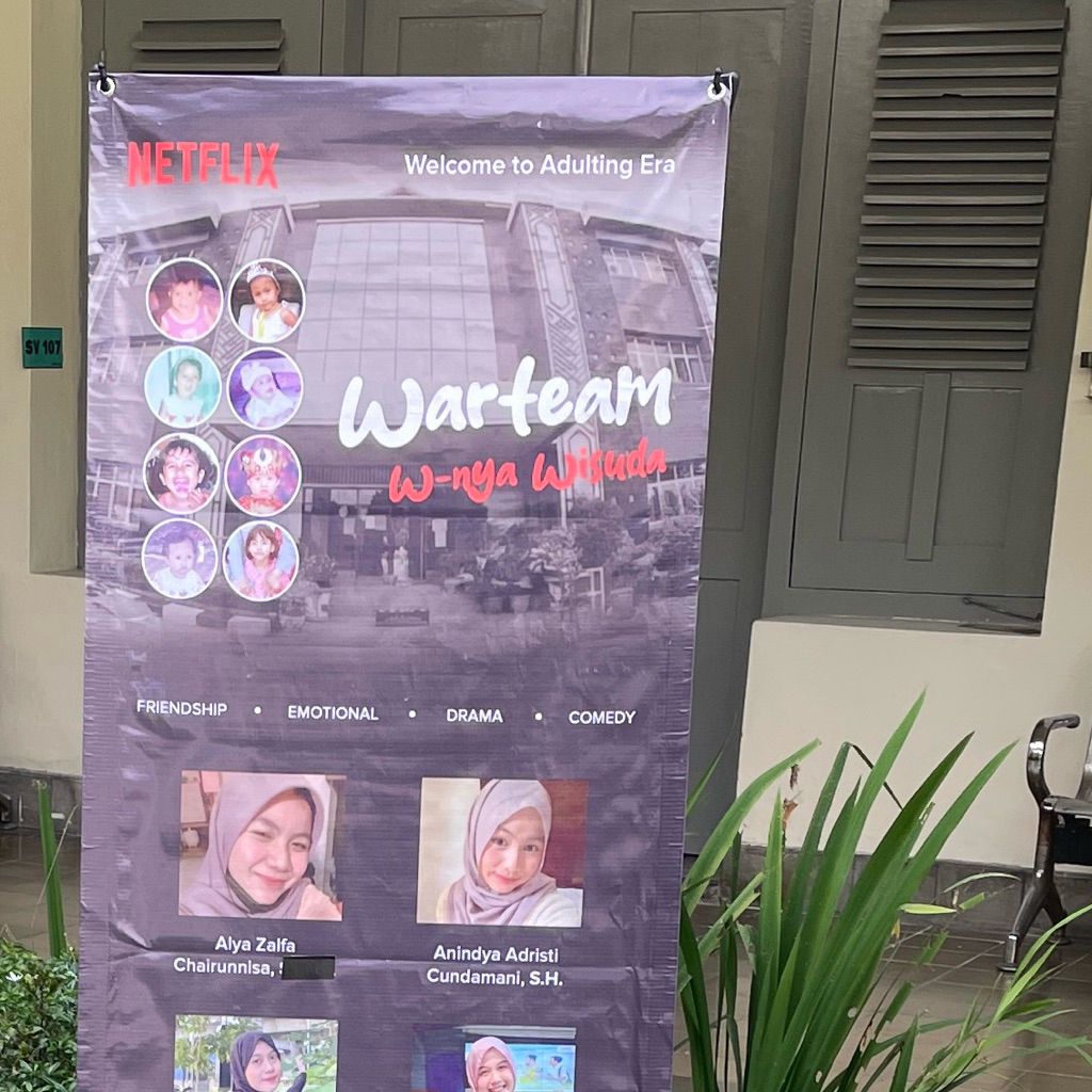 Standee Banner dan Boneka Kageyama