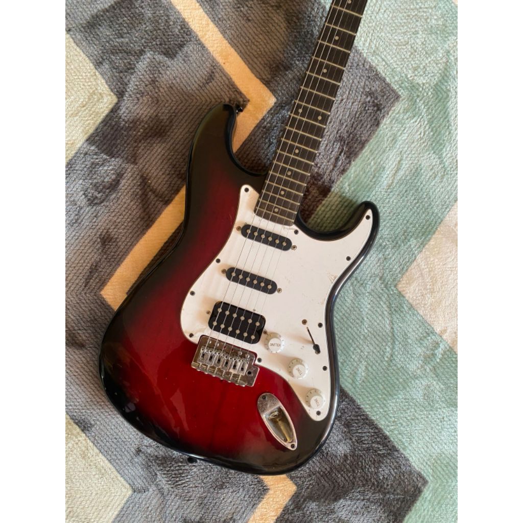 Gitar Fender Stratocaster redbrust custom