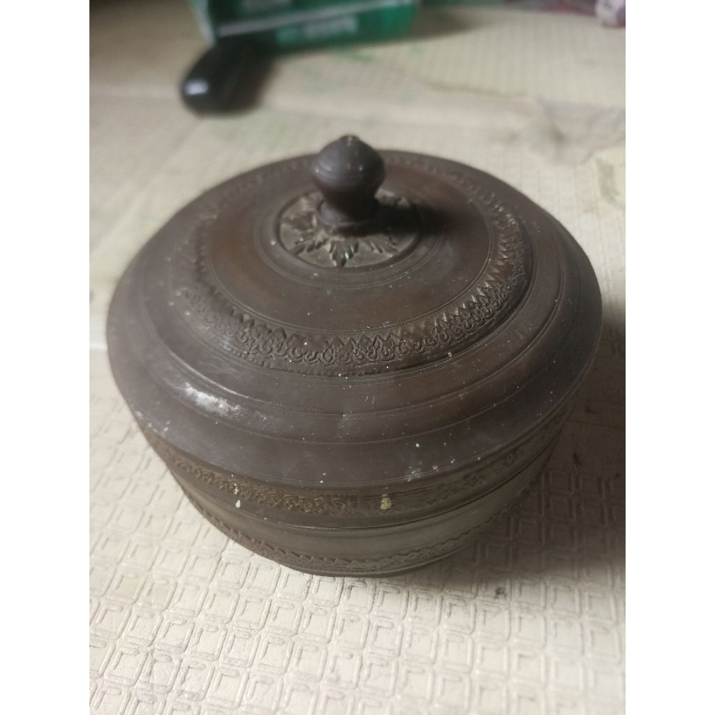 bokor bulat kuningan lawasan