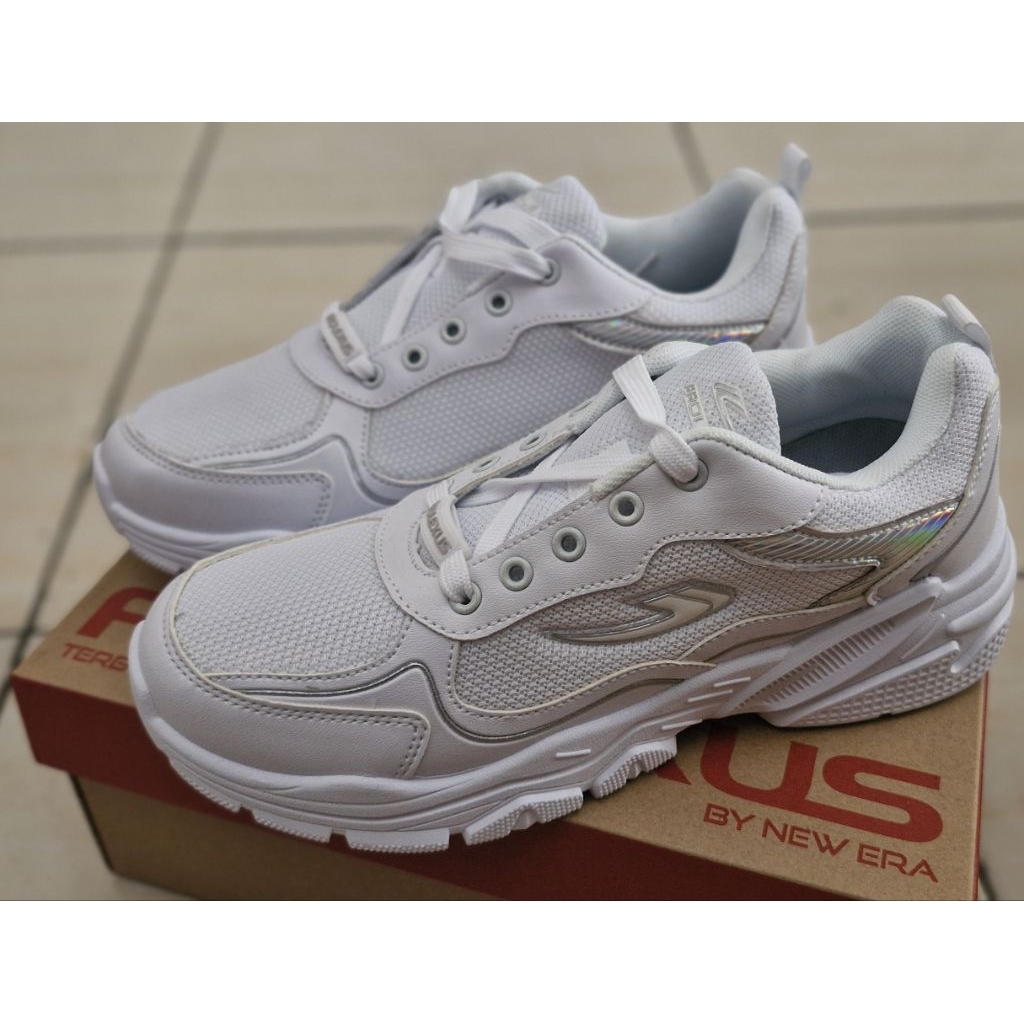 Sepatu Sekolah Anak warna Putih Sepatu Sneakers New Era terbaru