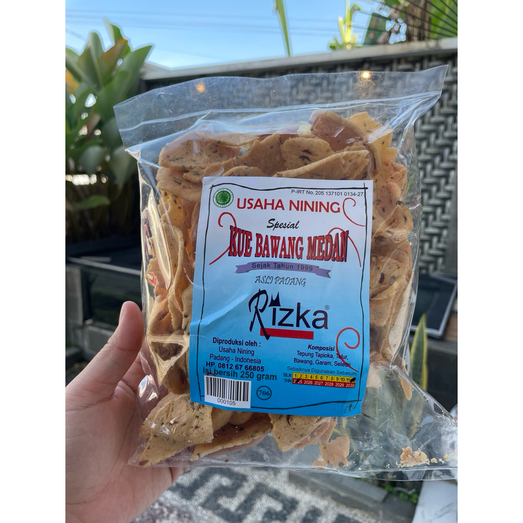 

Kue Bawang Medan Rizka