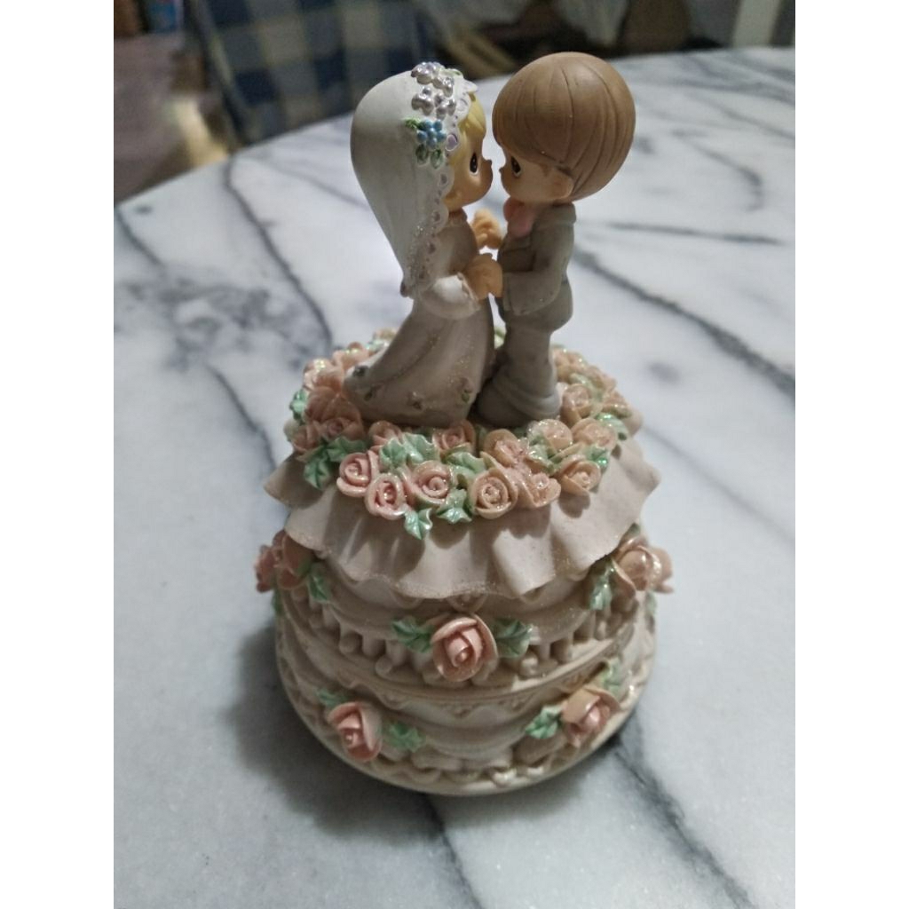 Pajangan Precious Moment