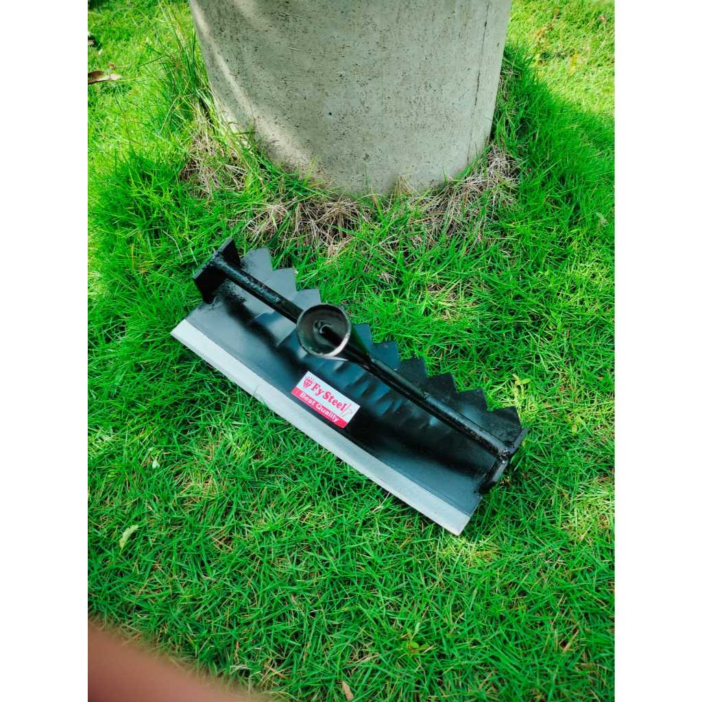 CANGKUL RUMPUT LIAR GULMA PIRINGAN SAWIT