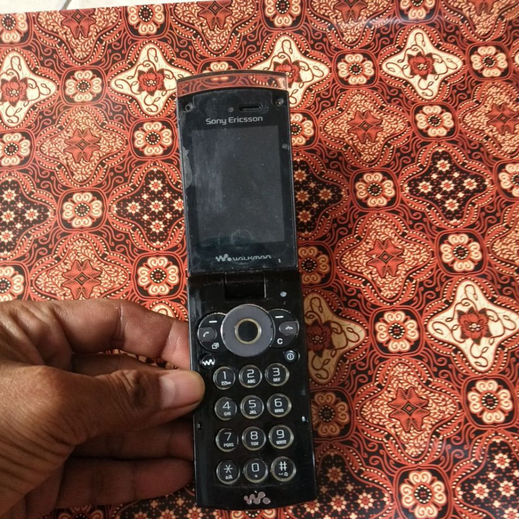 aksesoris murah original housing +lcd fullset sony Ericsson W980/980i