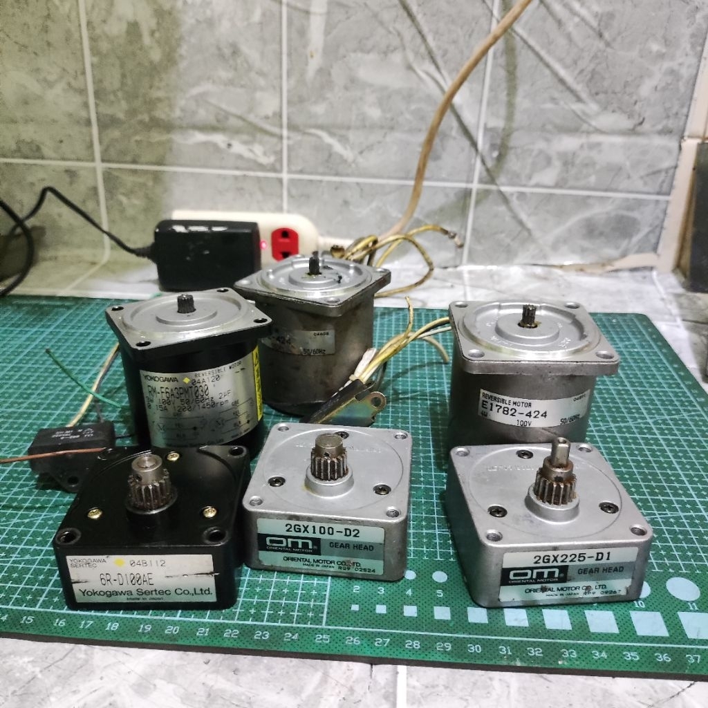 AC MOTOR GEARBOX 100V 4W / 3W ORIENTAL MOTOR GEARBOX 100VAC