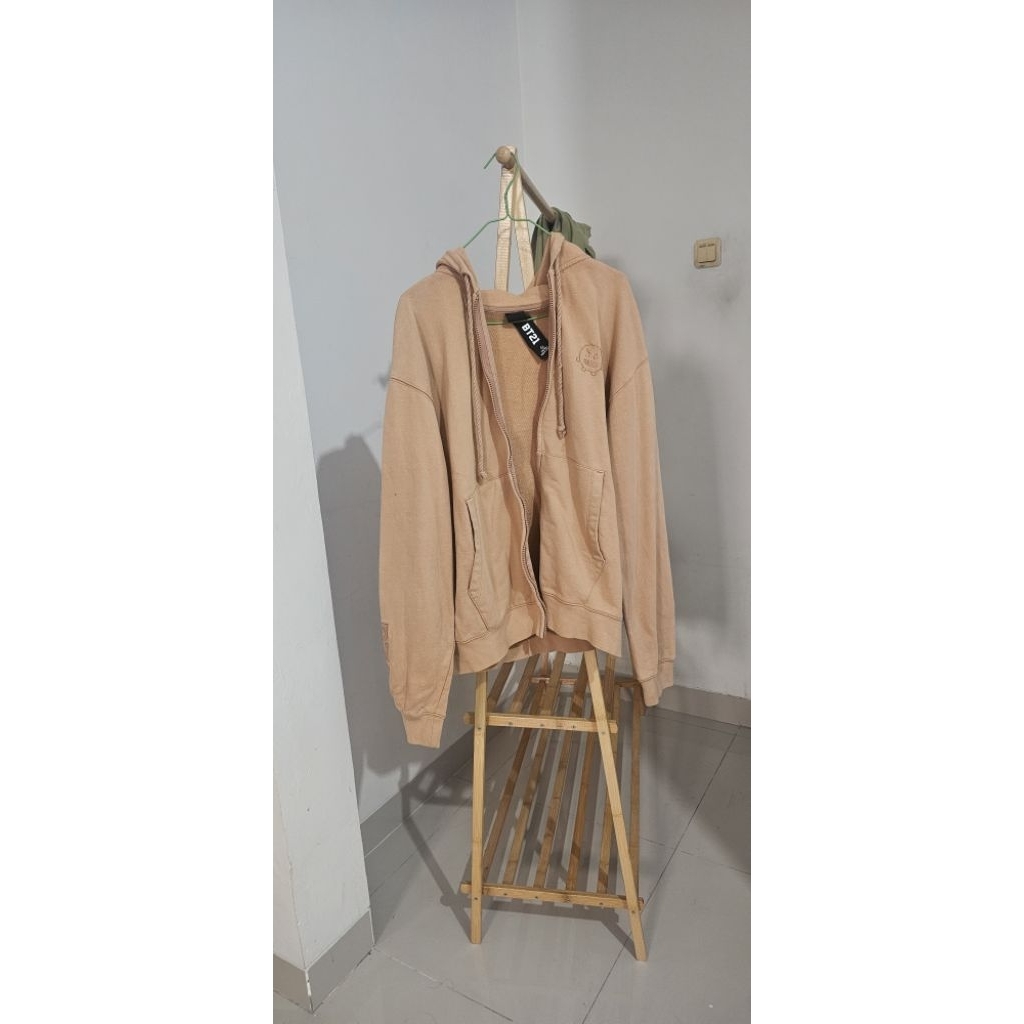 PRELOVED Jaket BTS BT21 OFFICIAL SHOOKY SUGA