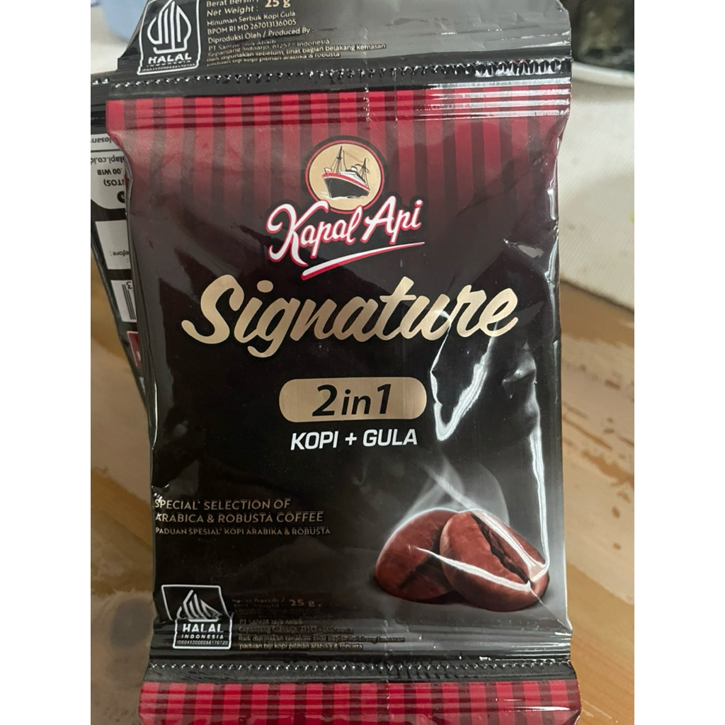 

Kapal Api Signature 2in1 1 renteng 10 sachet @25gr