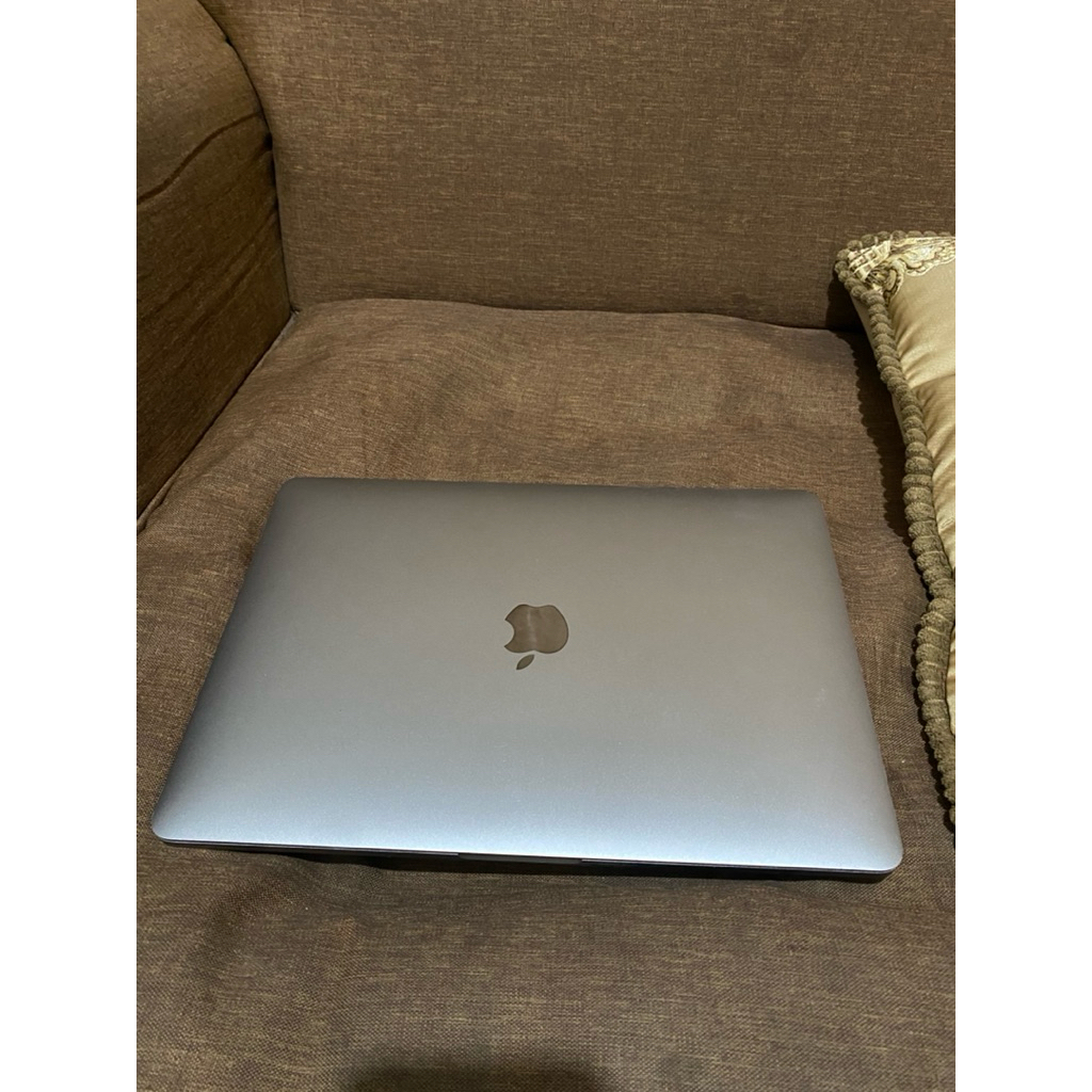 Macbook Pro 2017 i5 second preloved