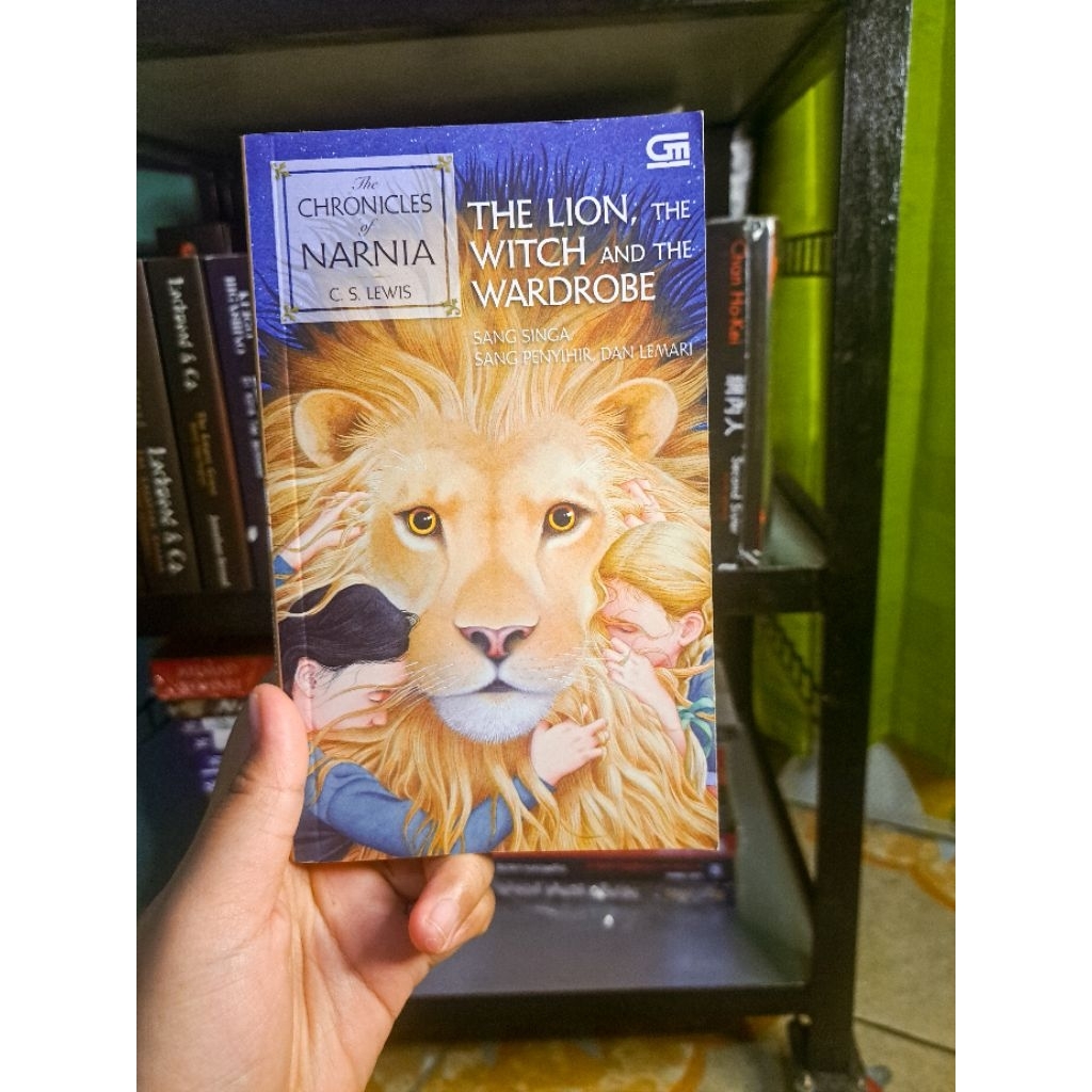 NOVEL NARNIA - THE LION, THE WITCH, & THE WARDROBE BY C.S LEWIS [PRELOVED]