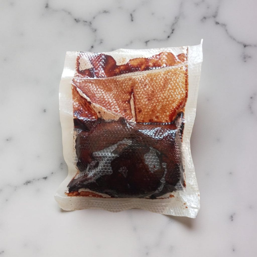 

kluwek Sudah Dikupas 50 Gram Picung Hitam Bumbu Rawon