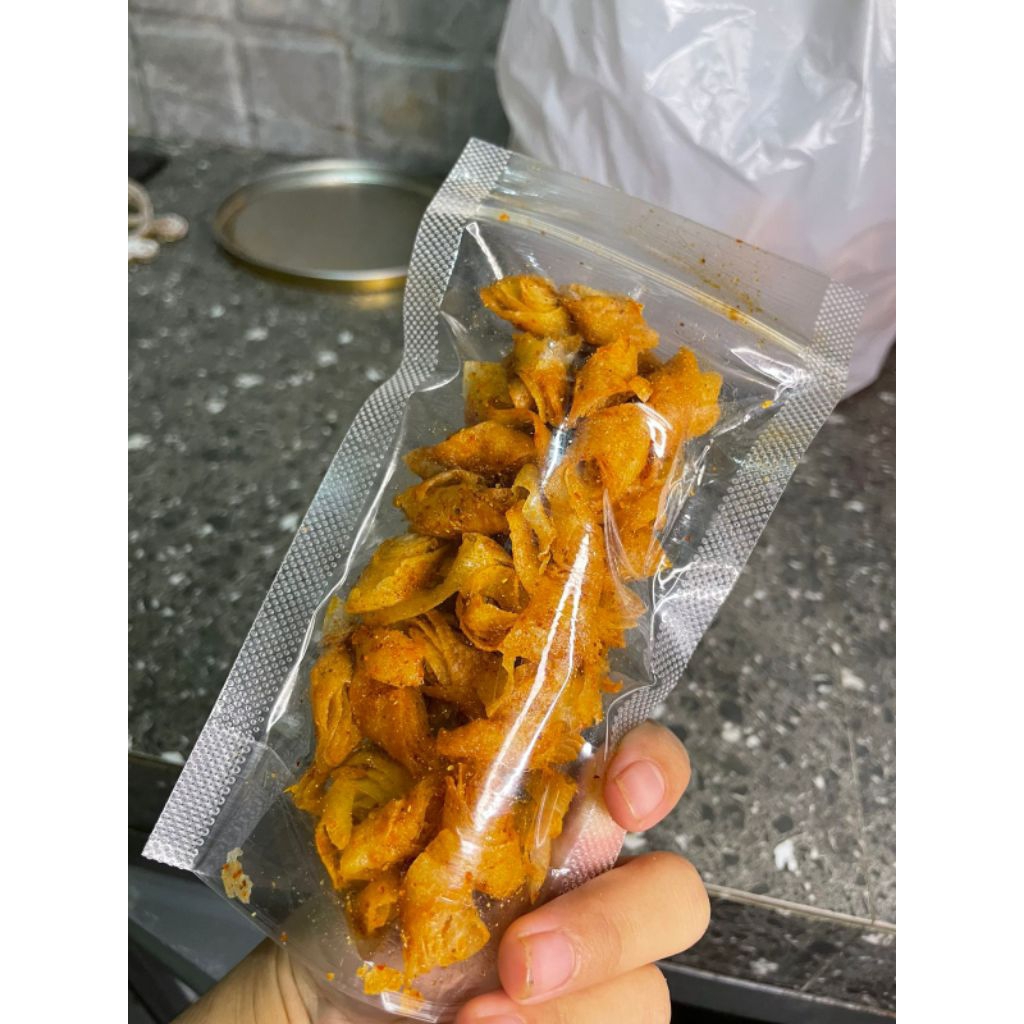 

Cemilan enak/Lumpia Krenyes Pedas mantap