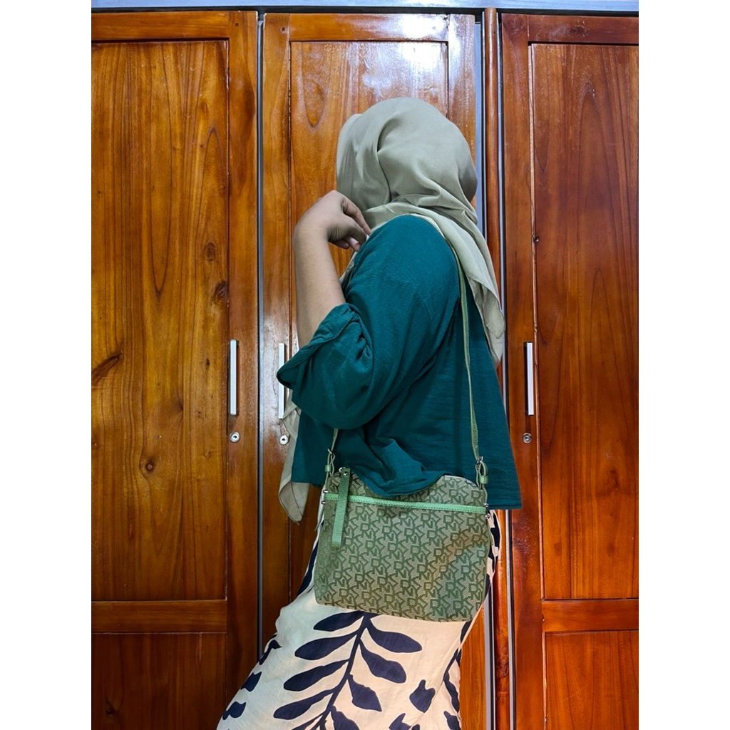 [ADOPTMEPLZ.ID] Authentic DKNY Sling Canvas Bag In Green