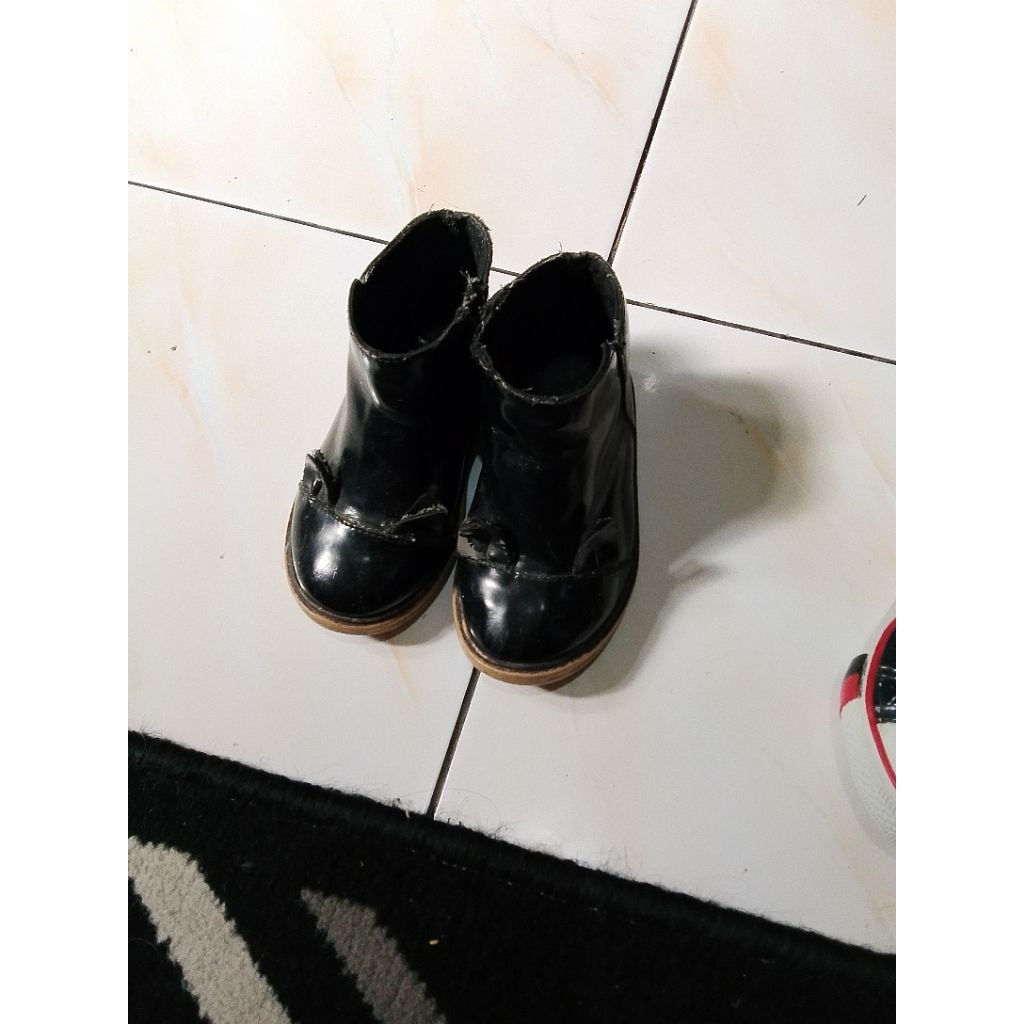 sepatu anak zara