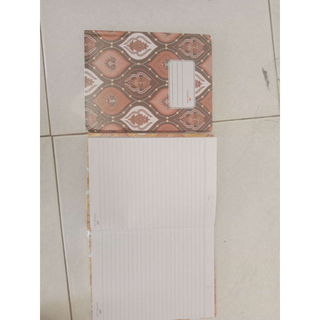 

Buku Sampul Tebal eceran isi 100 lembar Paperline