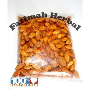 

Almond Roasted (panggang) in Shell -Kacang almond dengan kulit-250 gr