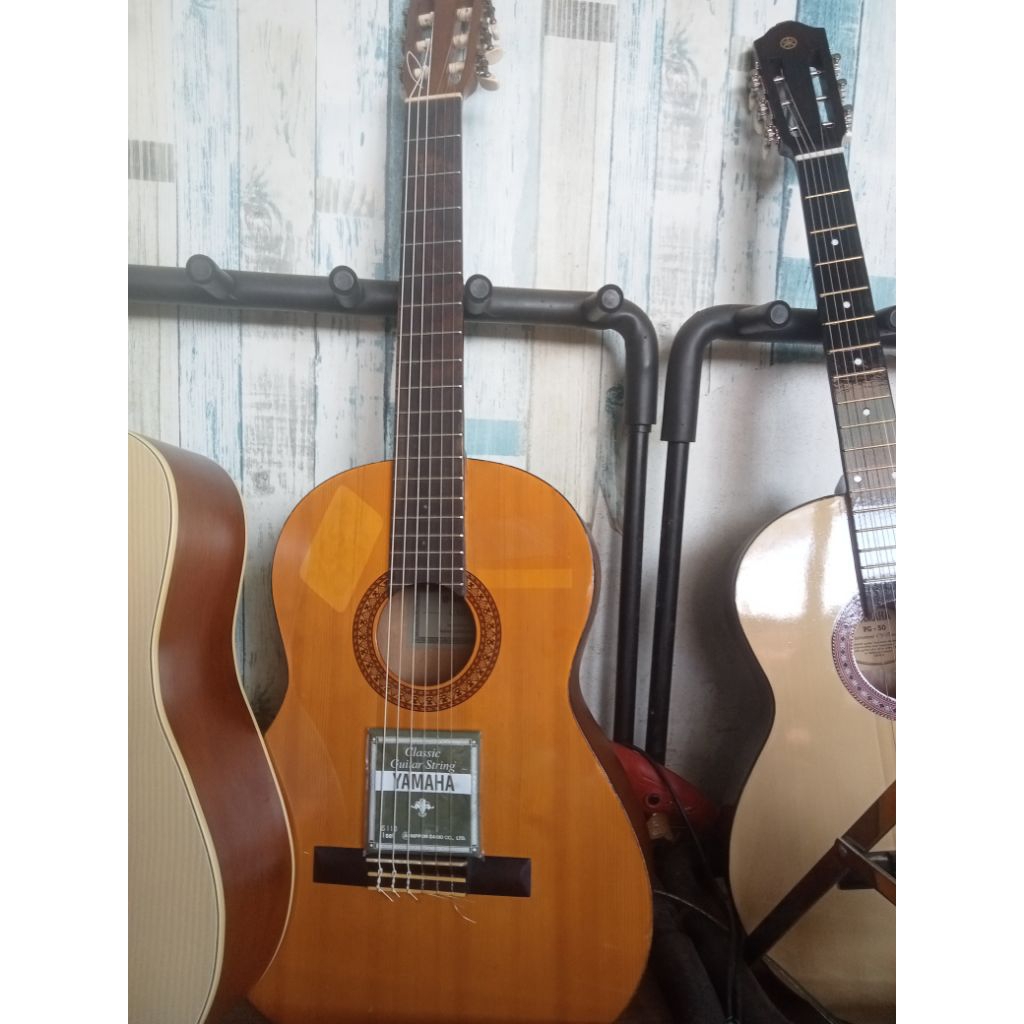 OLSHOP BANJARMASIN - gitar clasic Yamaha ORI C315 second bekas baik  siap pakai
