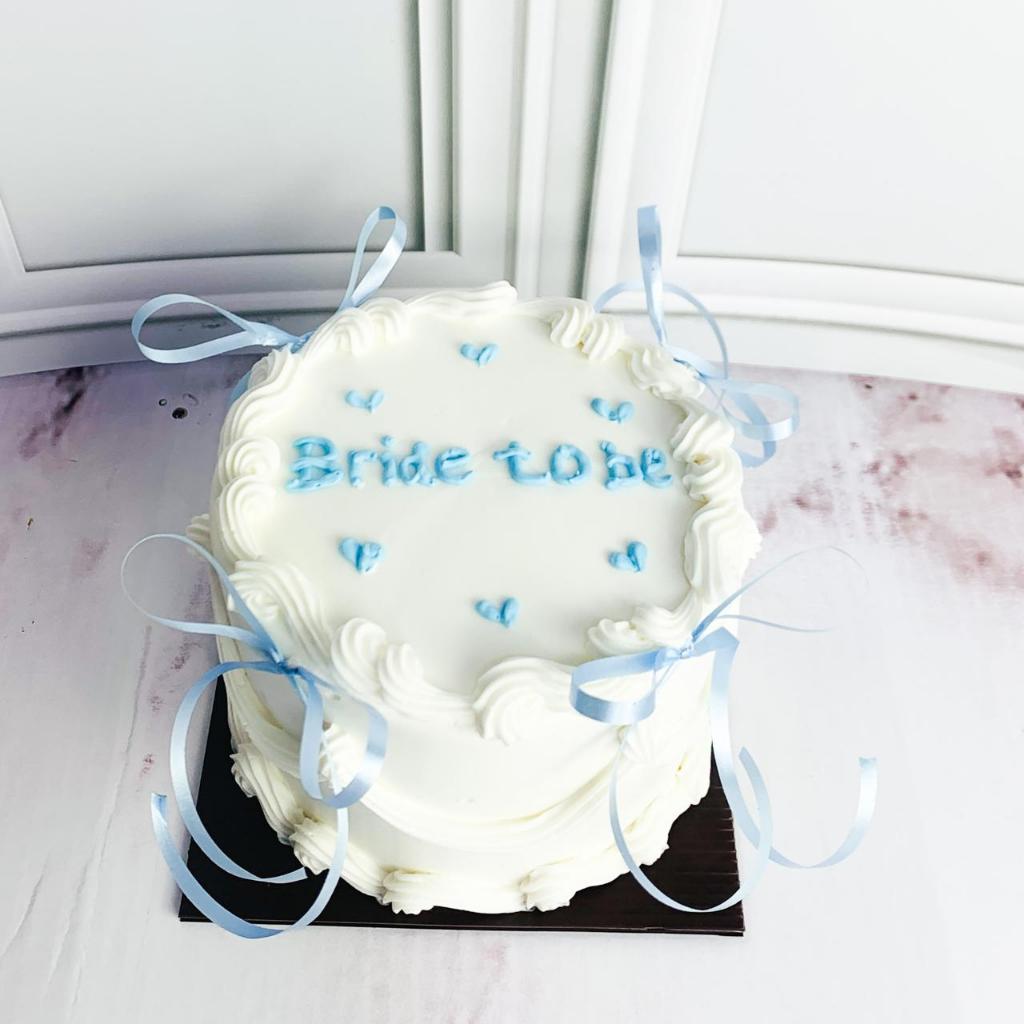 

Kue Ulang Tahun/Birthday Cake/Kue Ultah Tema Ribbon Bride To Be/Kue Ultah Ribbon/Kue Birthday jakarta