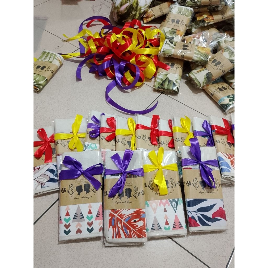 

Tambahan packing include dan paperbelt untuk souvenir