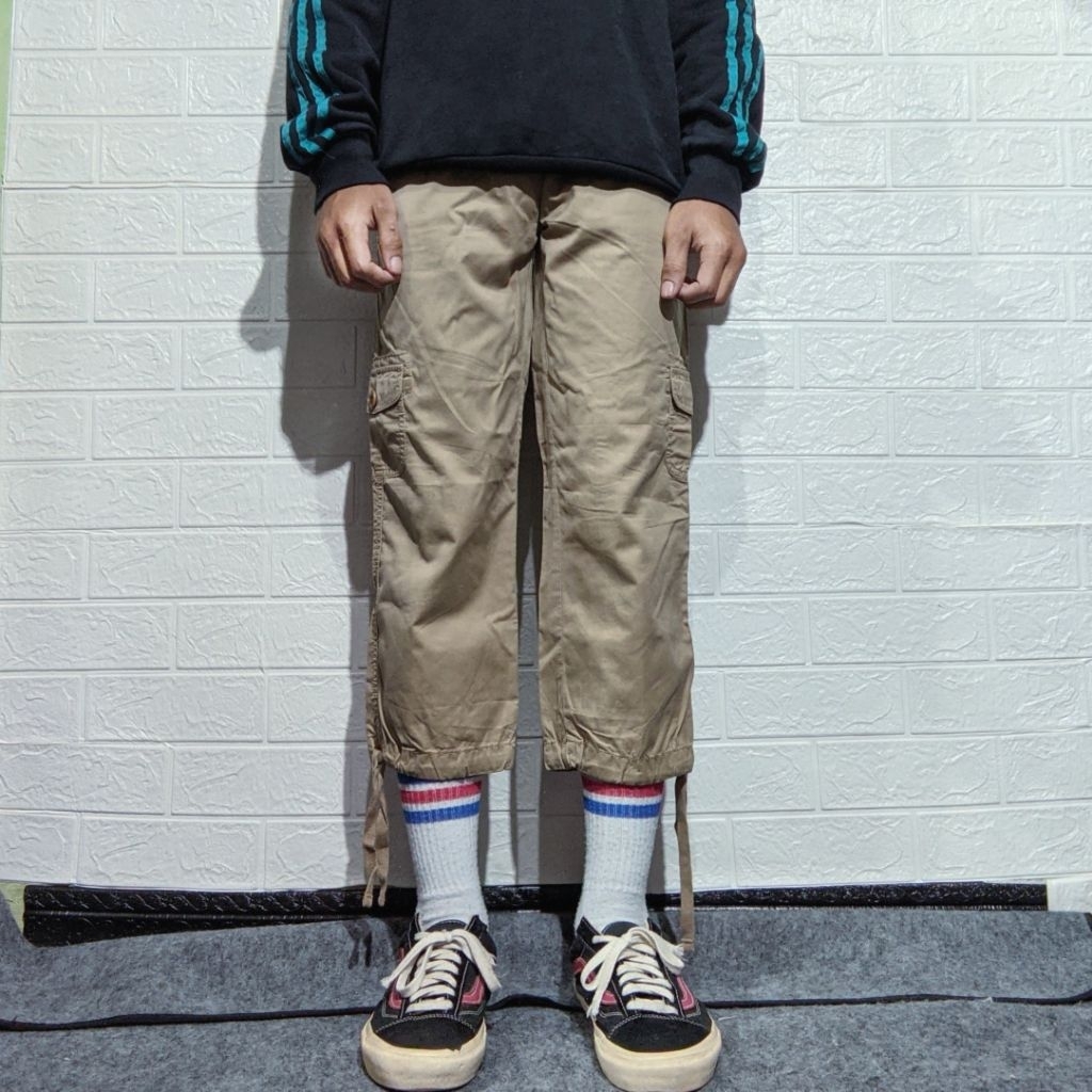 Size 28 Celana Pendek Shortpants Chinos Cargo Uniqlo Cream Khakis Original Second Preloved #CP89