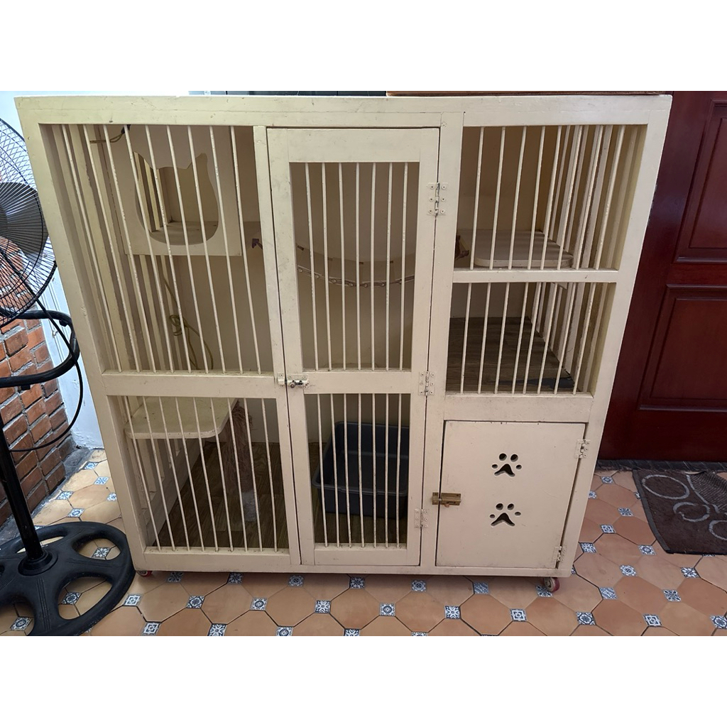 KANDANG KUCING KAYU (BEKAS BISA NEGO)