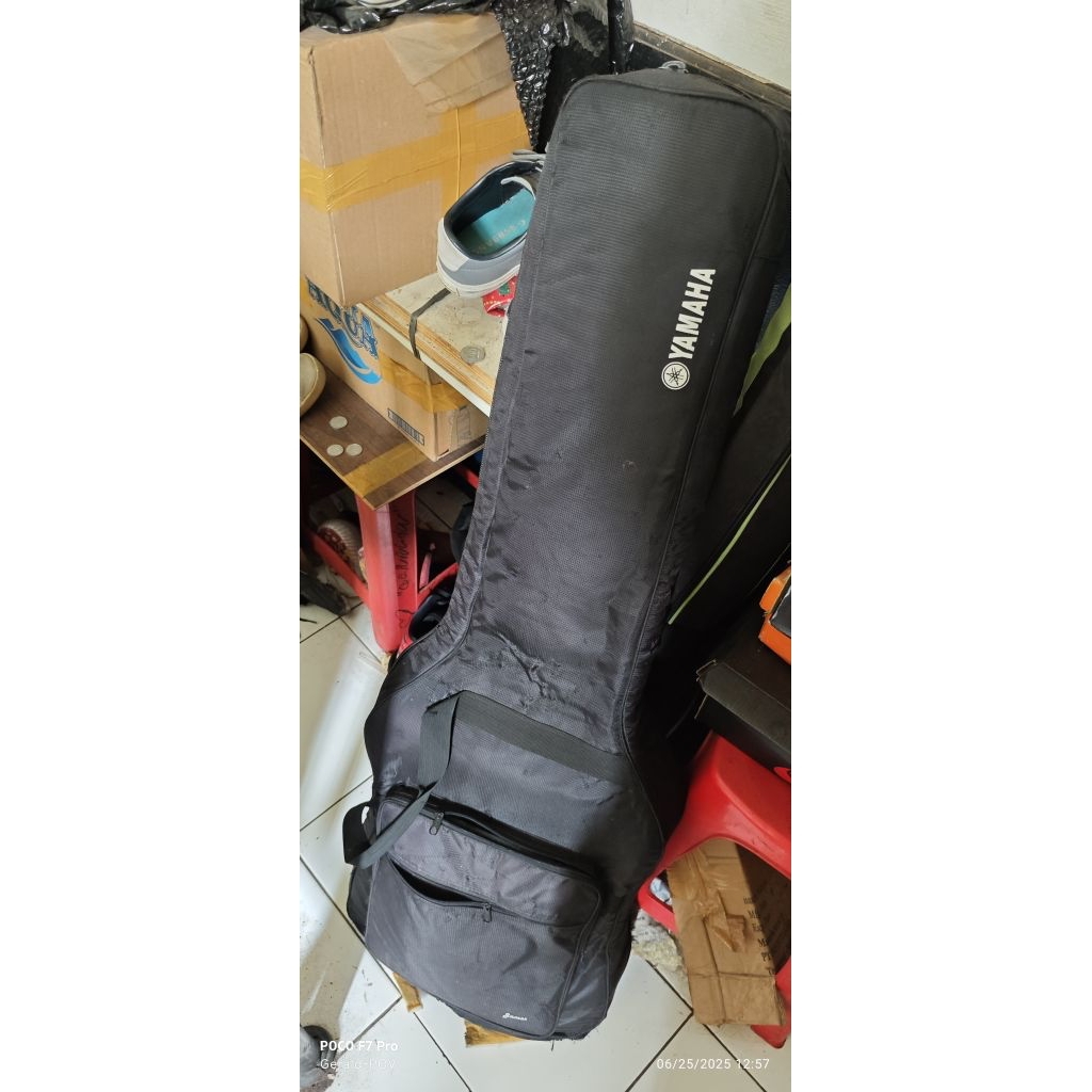 GIGBAG Bass Yamaha Bekas ada Minus