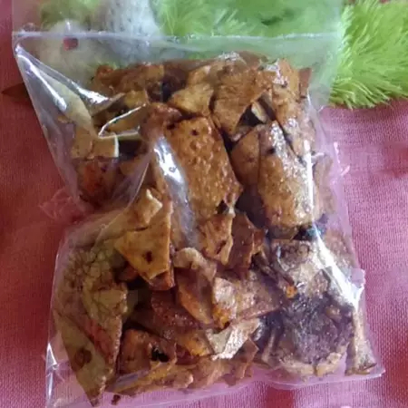 

Kerupuk Gadung Dagadung Zoefa Rasa Pedas Gurih Camilan Renyah