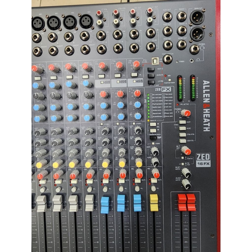 Mixer Audio Allen Heath ZED 16 FX / Allen & Heath ZED16FX / ZED 16FX GRADE A