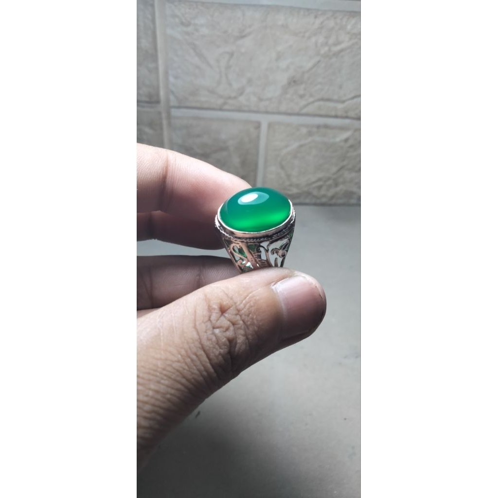 Green caledony batu sangat mirip dengan bacan gulau