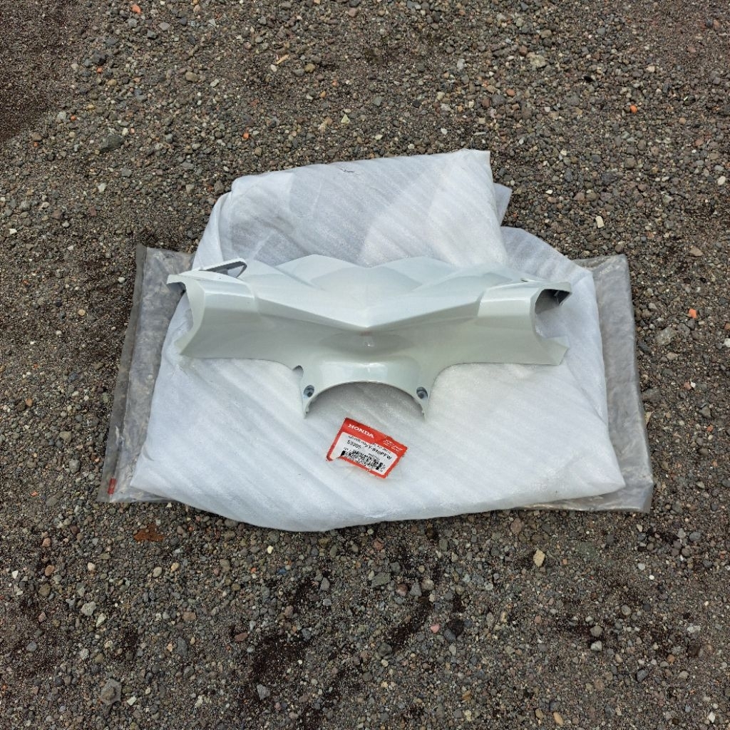 Cover batok depan Cover FR Handle Putih honda beat Karbu 53205-KVY-910PFW Original AHM Astra honda m