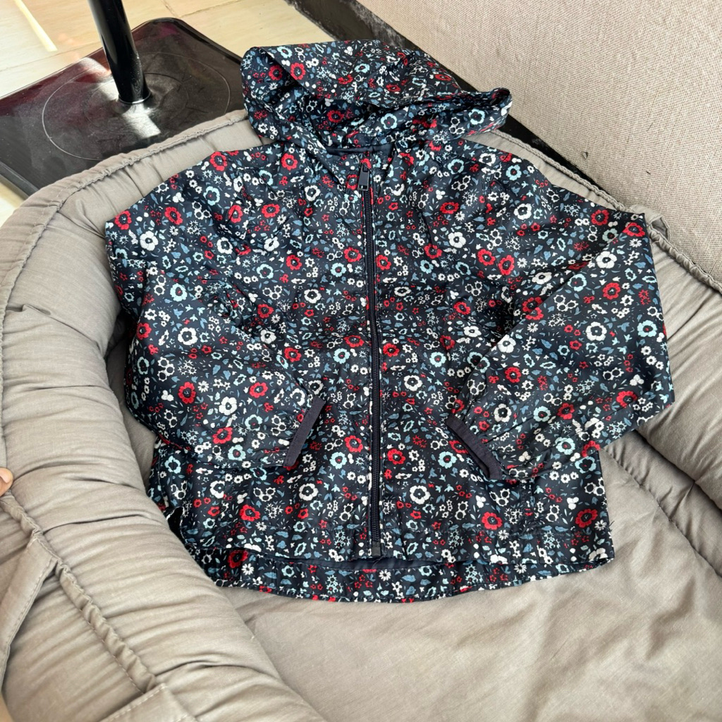 preloved jaket parasut anak OVS like new