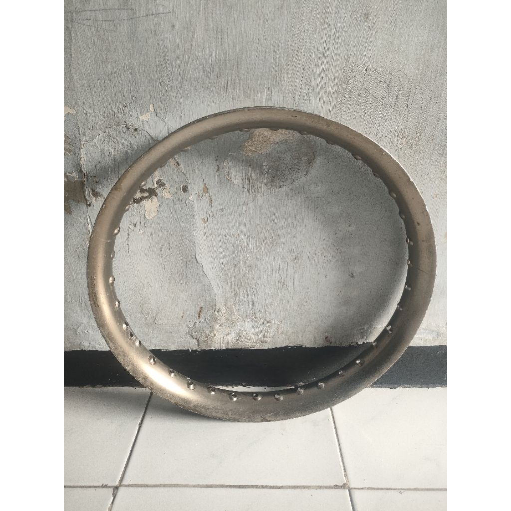velg comet setengah lingkaran ring 17 ukuran 160