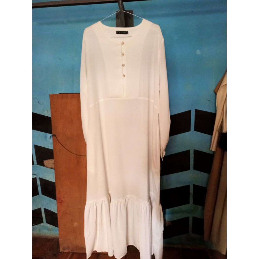 preloved dress white