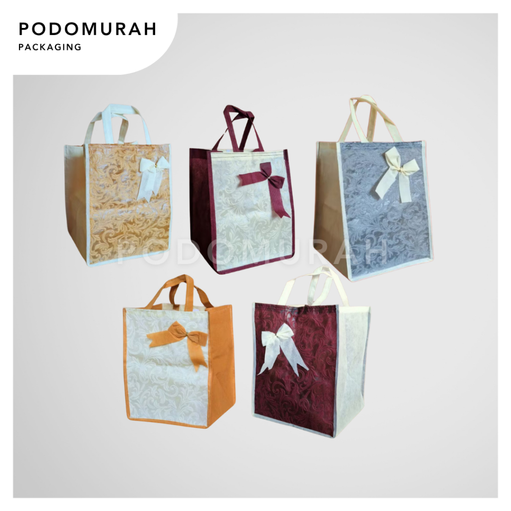 

Tas Spunbound Pita Floral Warna Warni Batik/ 20x20 Tinggi 30 / Tas Kue/ Souvenir/ Goodie Bag