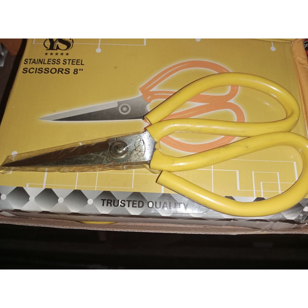 

Gunting serba guna stainless / gunting kulit 8" YS isi 12 buah per kotak