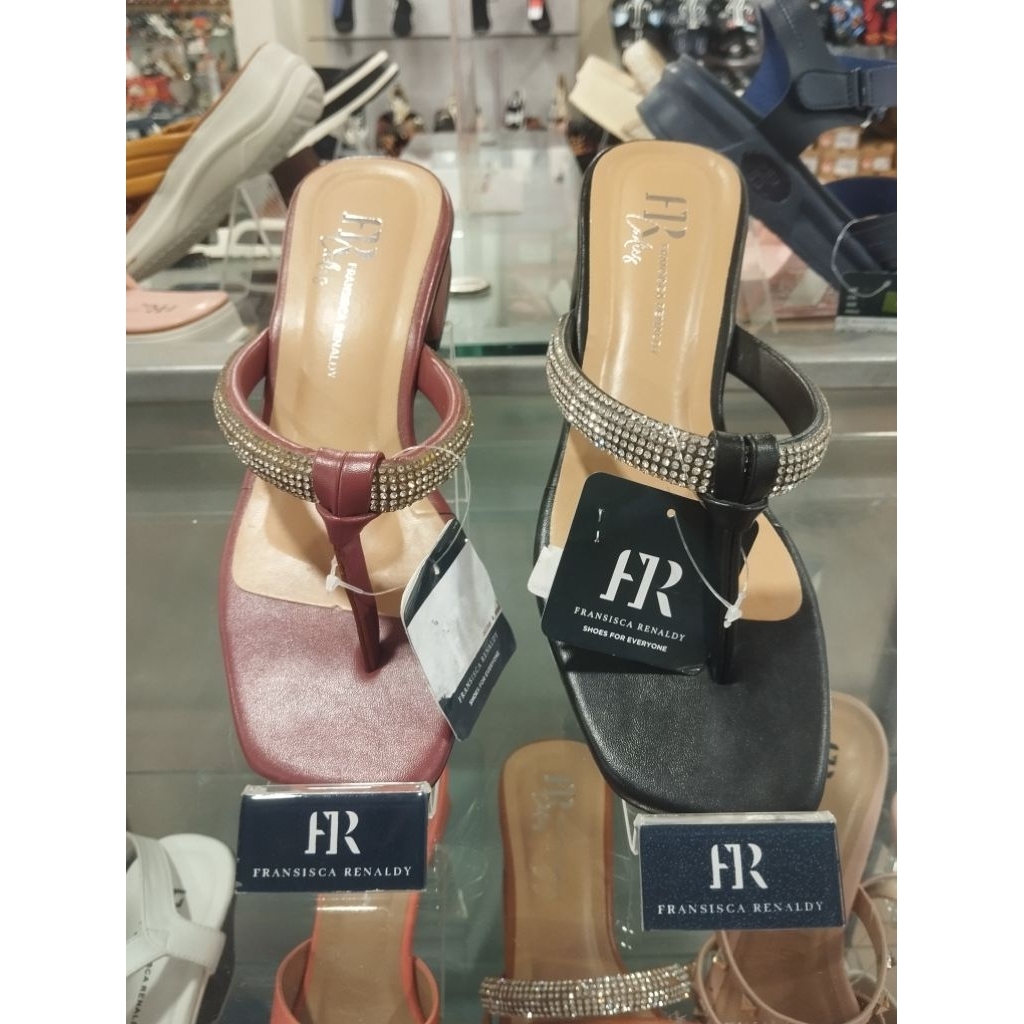 Sandal perempuan FRANSISCA RENALDY Ljamila 01