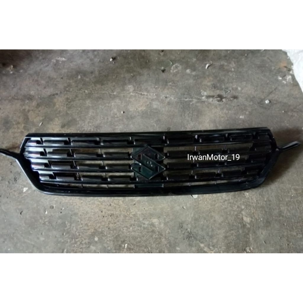 Grill depan Suzuki Ertiga Tahun 2018 2019 2020 2021 Model Semoke