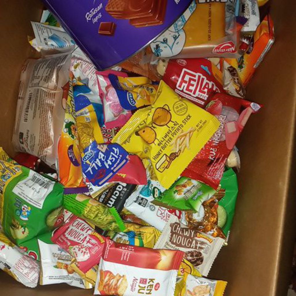 

SNACK REQUEST ETALASE 50.000 (2KG)