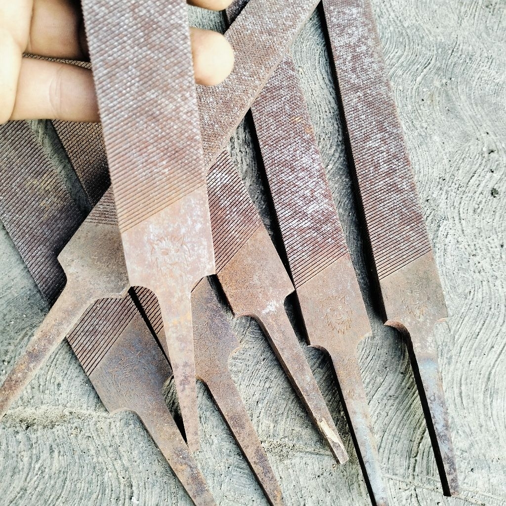 kikir bekas 12"inch bahan bilah pande besi cap gambar SINGA