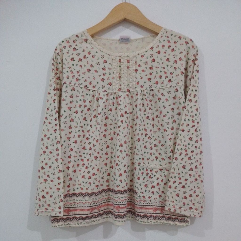 [PRELOVED] Kaos Wanita Motif Mawar